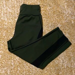 Gianni Bini workout capri legging. L/XL. olive green w/ black sheer side